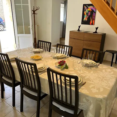 Ecurie Des Charmes A 5 Minutes De La