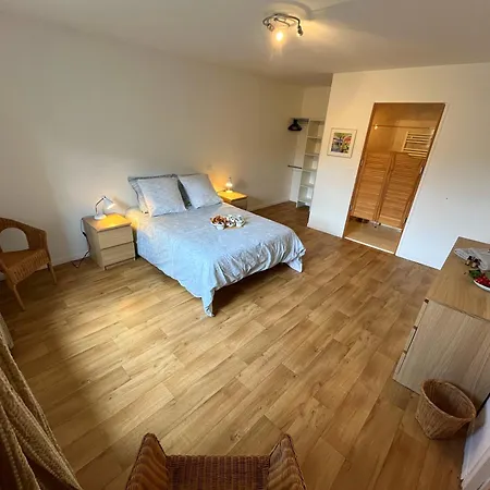 Ecurie Des Charmes A 5 Minutes De La