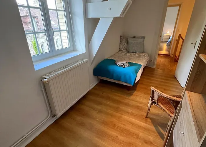 Holiday home Ecurie Des Charmes A 5 Minutes De La *