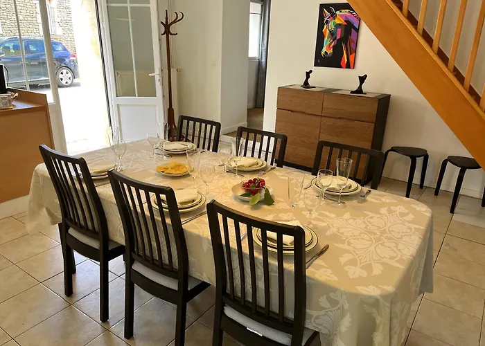 Ecurie Des Charmes A 5 Minutes De La