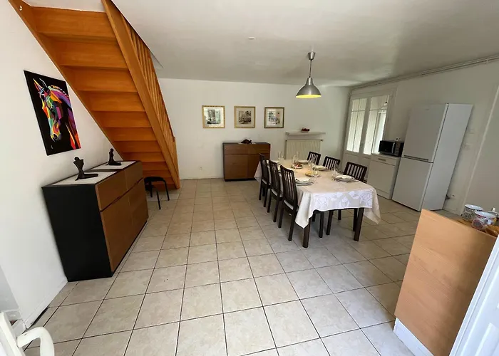 Ecurie Des Charmes A 5 Minutes De La Merville-Franceville-Plage