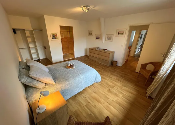 Ecurie Des Charmes A 5 Minutes De La