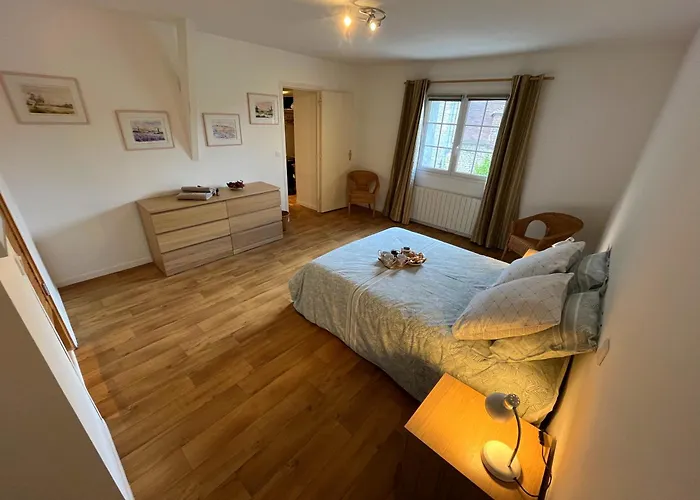 Ecurie Des Charmes A 5 Minutes De La Merville-Franceville-Plage