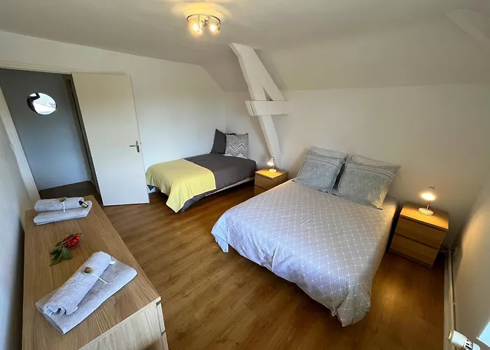 Ecurie Des Charmes A 5 Minutes De La Merville-Franceville-Plage